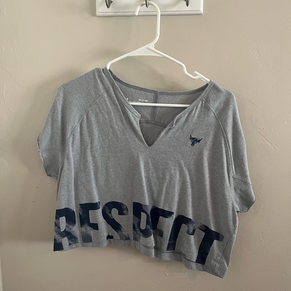 Under Armour Gray Crop Top with Navy Print